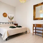 Milky House Apartment *